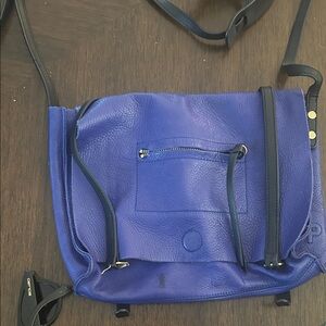 Nea pelle Vibrant Blue Crossbody Bag